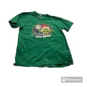 🌼🌼Star Wars Christmas shirt Preloved Large🌼🌼